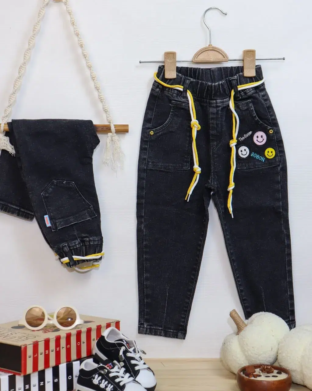 شلوار اسپرت استیکر