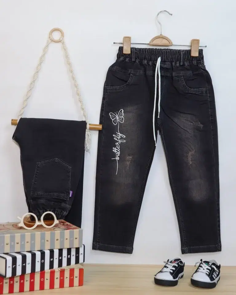 شلوار جین دخترانه مام استایل گلدوزی پروانه - مناسب برای کودکان و نوجوانان - کد محصول [4545]